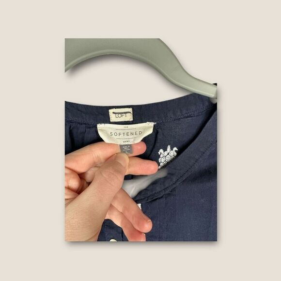 Ann Taylor Loft Softened Navy White Embroidered Turtles Size Large - Picture 5 of 6